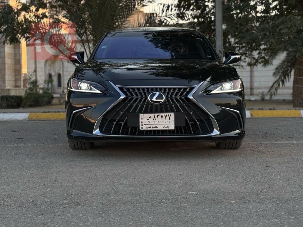 لێکزس ES